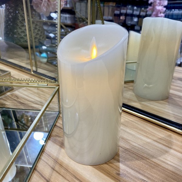 Bougie LED Ivoire effet vacillant 15cm