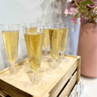12 flutes champagne...