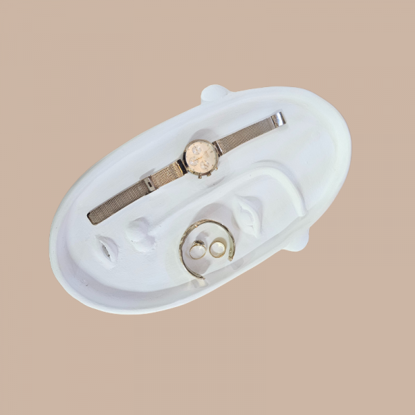 Visage blanc en terre cuite -...