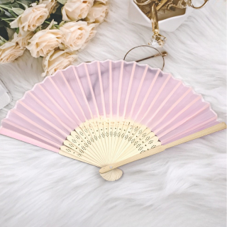 Eventail en tissus de soie...