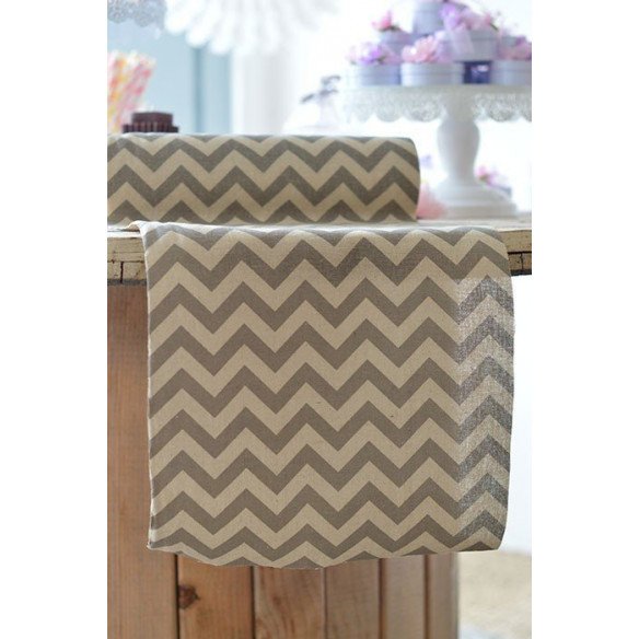 Chemin de table motif chevron gris en lin (29.5cmX10m) Chemin de table motif chevron gris en lin (29.5cmX10m)