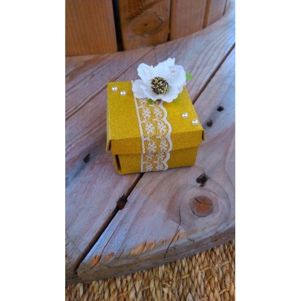 Boite à dragées cube or