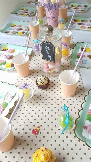 gobelets en carton couleur pastel
