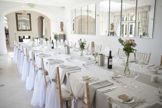 décoration de mariage gris et blanc